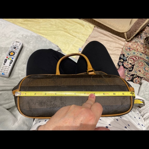 Authentic Vintage Fendi Leather Handbag - Picture 12 of 13